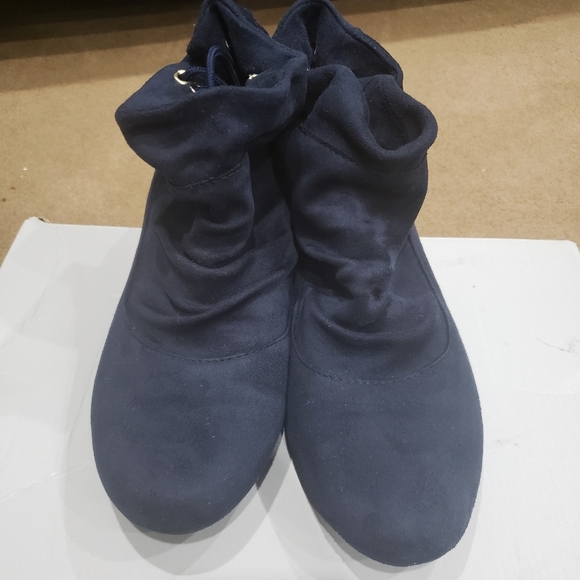 Blue chamois boots - Picture 3 of 6